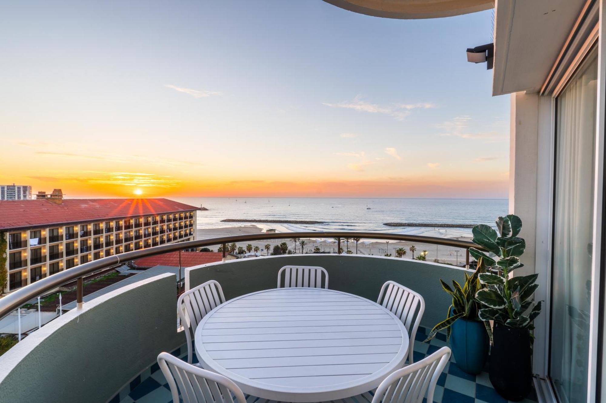 Sunsets Paradise 2Br With Parking By Beachfront Stay Herzelia Kültér fotó